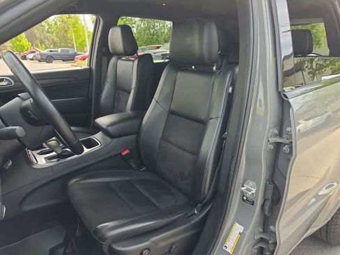 Used 2021 Jeep Grand Cherokee Laredo X AWD/4WD image 11