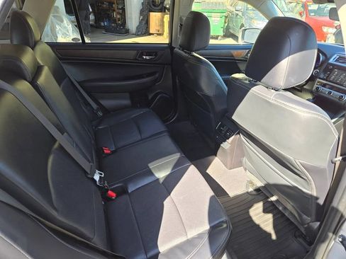 Used 2017 Subaru Outback 2.5i Limited AWD/4WD image 47
