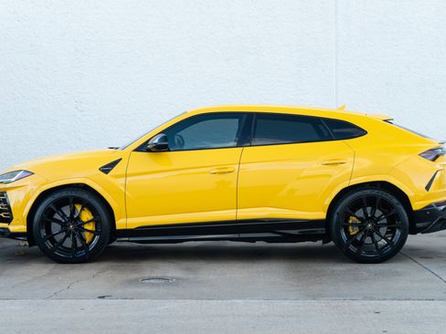 Used 2021 Lamborghini Urus image 8