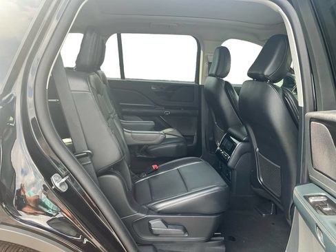 Used 2025 Lincoln Aviator 2WD image 23