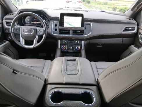 Used 2023 GMC Yukon SLT image 7