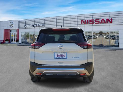 Certified 2021 Nissan Rogue Platinum image 8