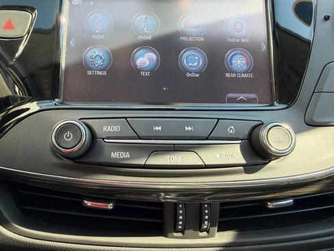 Used 2018 Buick Envision Premium AWD/4WD image 34