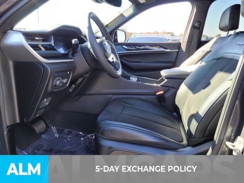 Used 2024 Jeep Grand Cherokee Trailhawk image 4