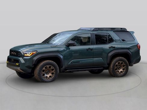 Used 2025 Toyota 4Runner SR5 image 2