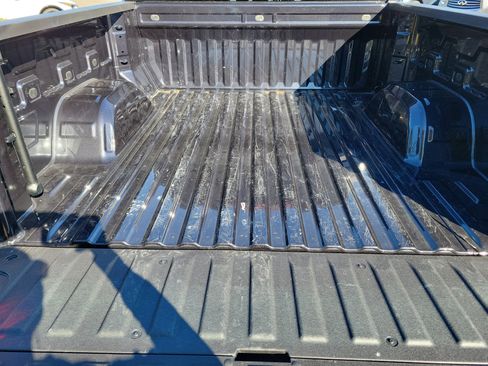 Used 2025 GMC Sierra 1500 SLT image 28