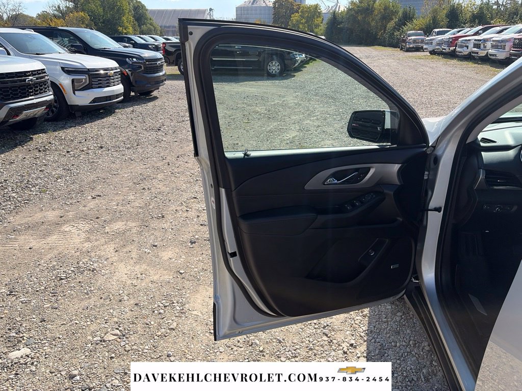 Used 2020 Chevrolet Traverse RS w/ LPO, Floor Liner Package AWD/4WD image 9