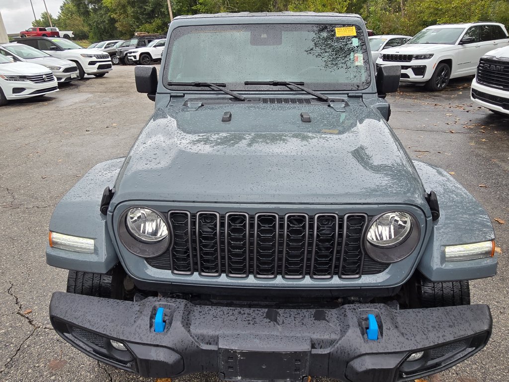 Used 2024 Jeep Wrangler Unlimited w/ Convenience Group AWD/4WD image 14