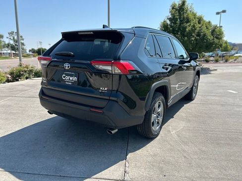 Used 2025 Toyota RAV4 XLE AWD/4WD image 8