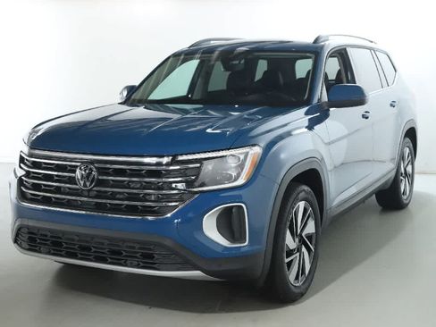 Certified 2026 Volkswagen Atlas SE w/ Panoramic Sunroof Package AWD/4WD image 1