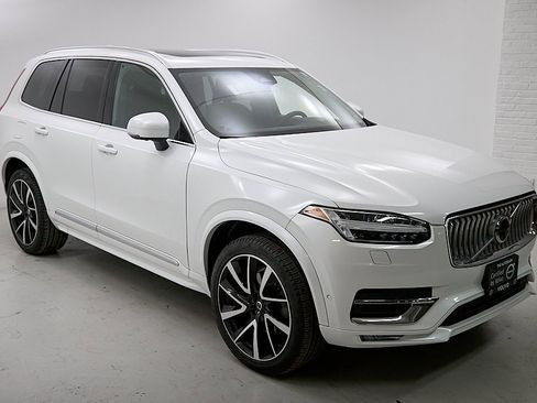 Certified 2023 Volvo XC90 B5 Plus w/ Protection Package Premier image 4
