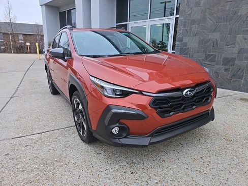 Used 2025 Subaru Crosstrek 2.5i Limited w/ Crosstrek Mirror Package image 3