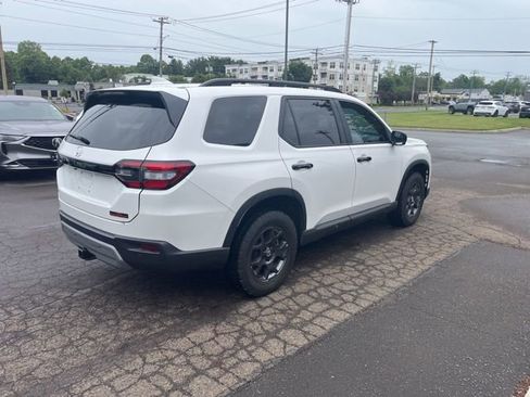 Used 2025 Honda Pilot TrailSport image 20