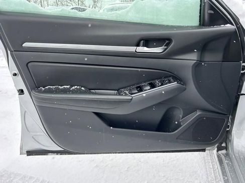 Used 2023 Nissan Altima 2.5 SV image 10