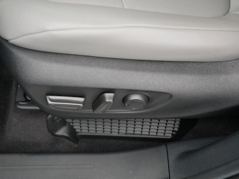 Certified 2025 Toyota Sienna XLE w/ XLE Plus Package image 20