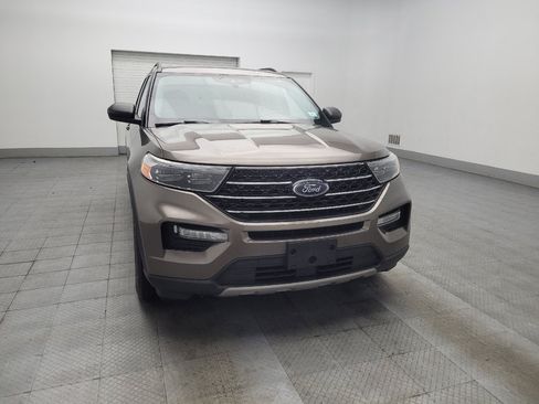 Used 2021 Ford Explorer XLT w/ Equipment Group 202A AWD/4WD image 14