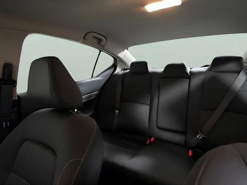 Used 2025 Nissan Altima 2.5 S image 11