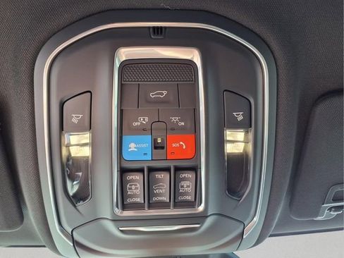 New 2025 Jeep Grand Cherokee L Overland w/ Advanced Protech Group III AWD/4WD image 30