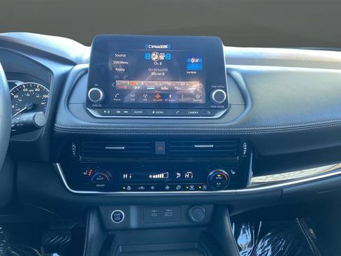 Used 2023 Nissan Rogue SL AWD/4WD image 9