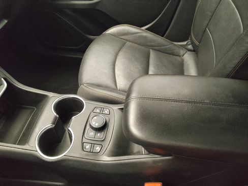 Used 2020 GMC Terrain SLT AWD/4WD image 26