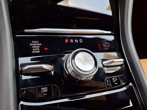 New 2025 Jeep Grand Cherokee Summit image 12