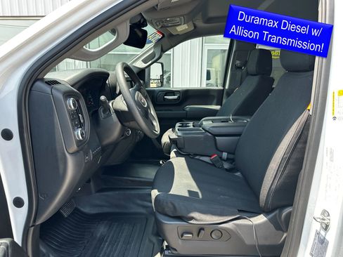 Used 2024 GMC Sierra 3500 Pro w/ Convenience Package image 4