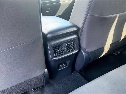 Used 2025 Toyota RAV4 XLE AWD/4WD image 33