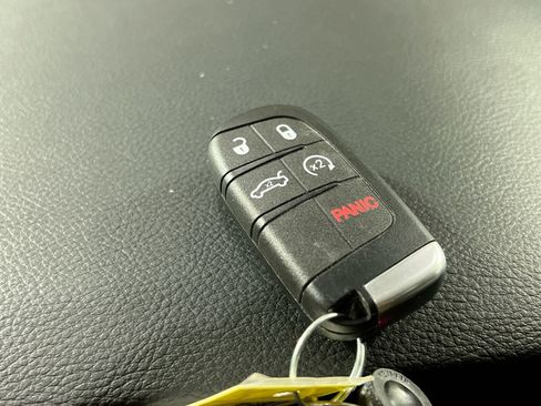 Used 2023 Dodge Durango R/T image 32