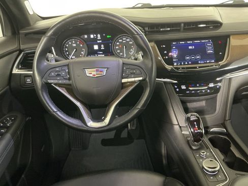 Used 2021 Cadillac XT6 Sport w/ Platinum Package image 9