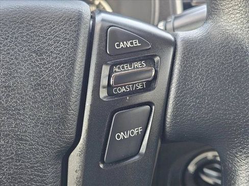 Used 2024 Nissan Frontier SV AWD/4WD image 13