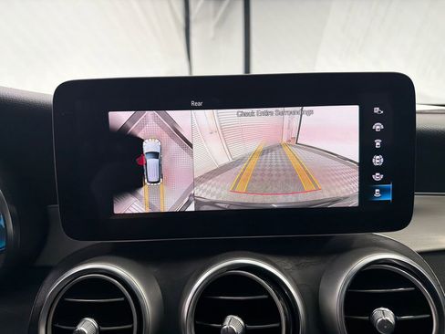 Used 2021 Mercedes-Benz GLC 300 w/ Premium Package image 33