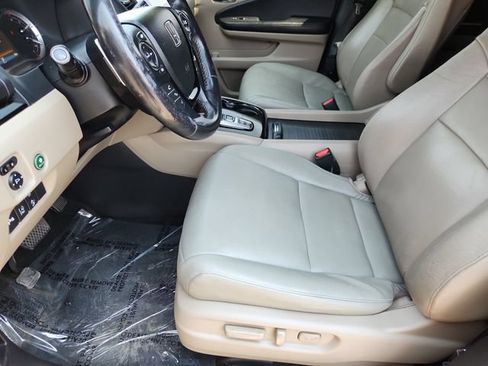 Used 2017 Honda Pilot Touring image 7