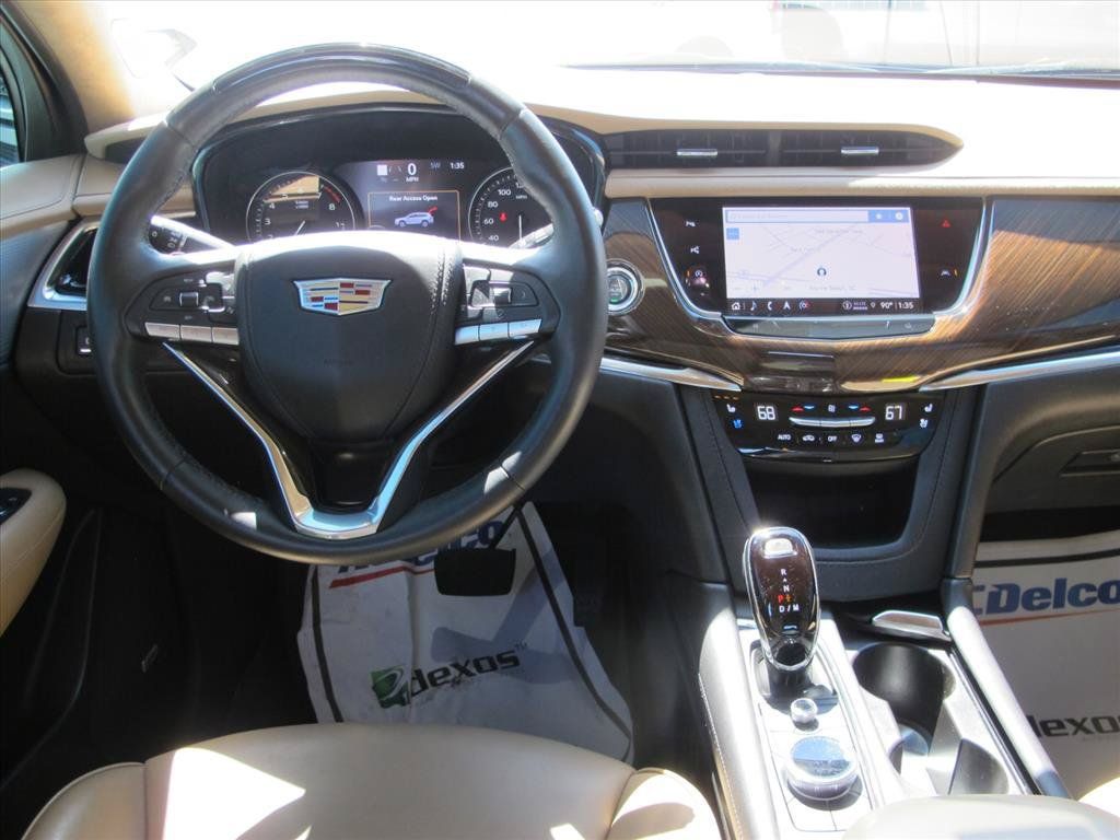 Used 2023 Cadillac XT6 Premium Luxury w/ Platinum Package FWD image 21