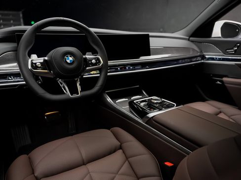 Used 2026 BMW 740i RWD image 2