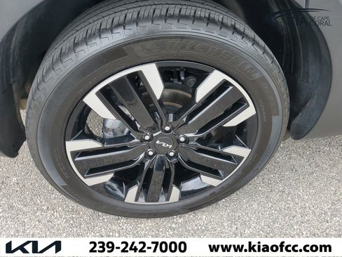 Certified 2024 Kia Telluride SX Prestige AWD/4WD image 6