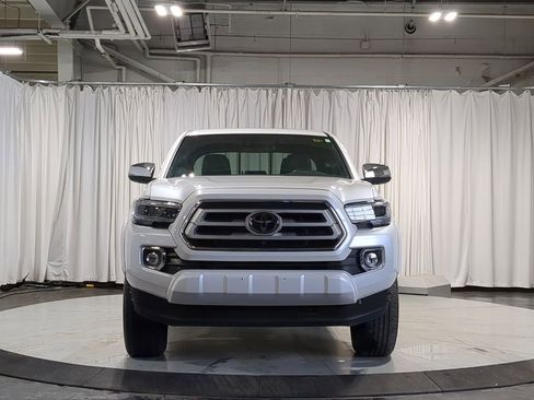 Used 2021 Toyota Tacoma Limited image 21