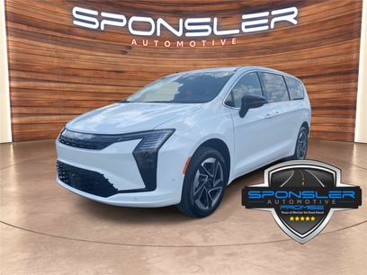 New 2027 Chrysler Pacifica Limited w/ Trailer Tow Group