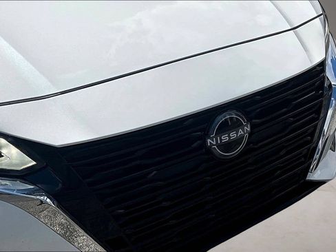 Used 2024 Nissan Altima 2.5 SV FWD image 31