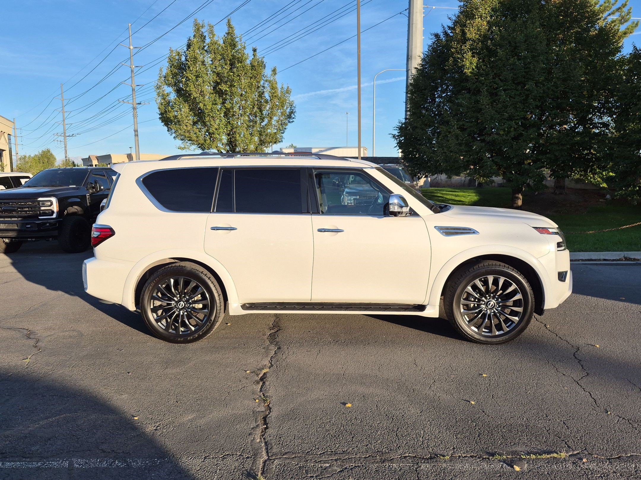 Used 2023 Nissan Armada Platinum w/ Captain's Chairs Package AWD/4WD image 2