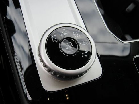 New 2026 Mitsubishi Outlander SE image 20