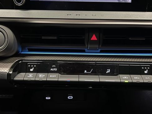 New 2026 Toyota Prius XLE FWD image 29
