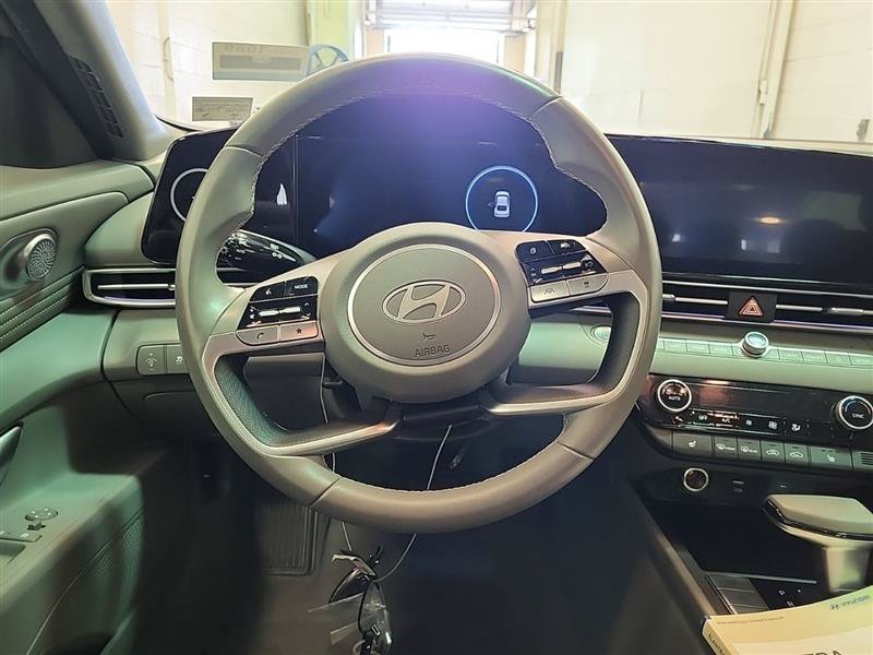 Used 2024 Hyundai Elantra SEL w/ Convenience Package FWD image 5