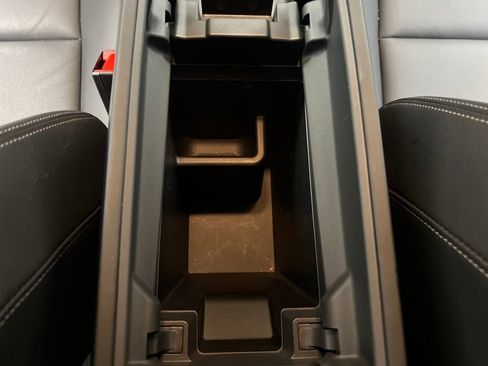 Used 2025 Nissan Rogue SL FWD image 37