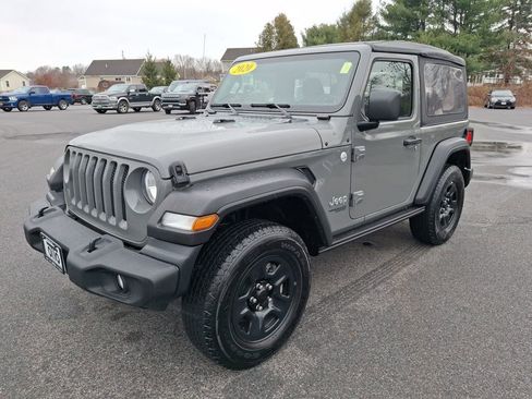 Used 2020 Jeep Wrangler Sport image 3