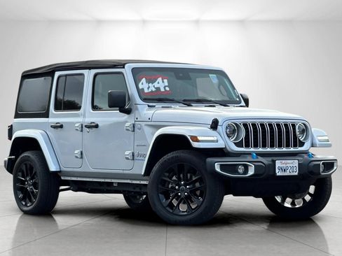 Used 2024 Jeep Wrangler Unlimited Sahara AWD/4WD image 1