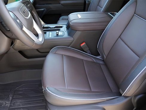 New 2026 GMC Sierra 2500 Denali w/ Denali Reserve Package image 8