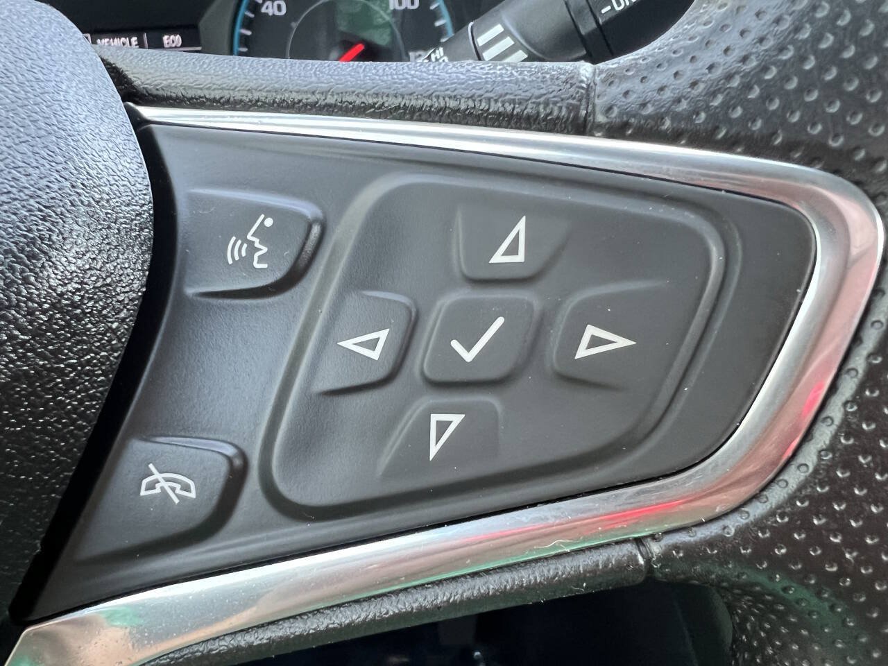 Used 2020 Chevrolet Equinox LS w/ LS Convenience Package FWD image 14