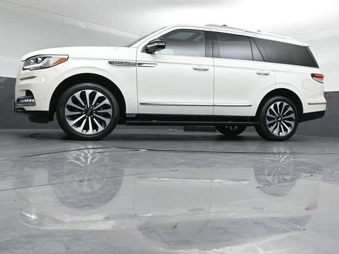 Certified 2023 Lincoln Navigator Reserve AWD/4WD image 42