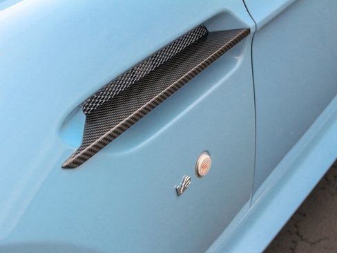 Used 2017 Aston Martin V12 Vantage S image 51