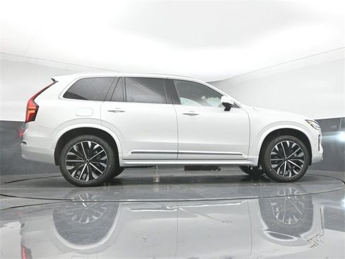 New 2026 Volvo XC90 B6 Ultra image 45